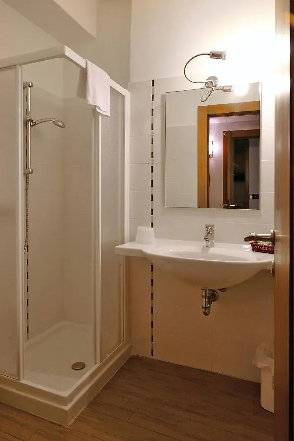 Front Lake Apartment Bardolino Aparthotel