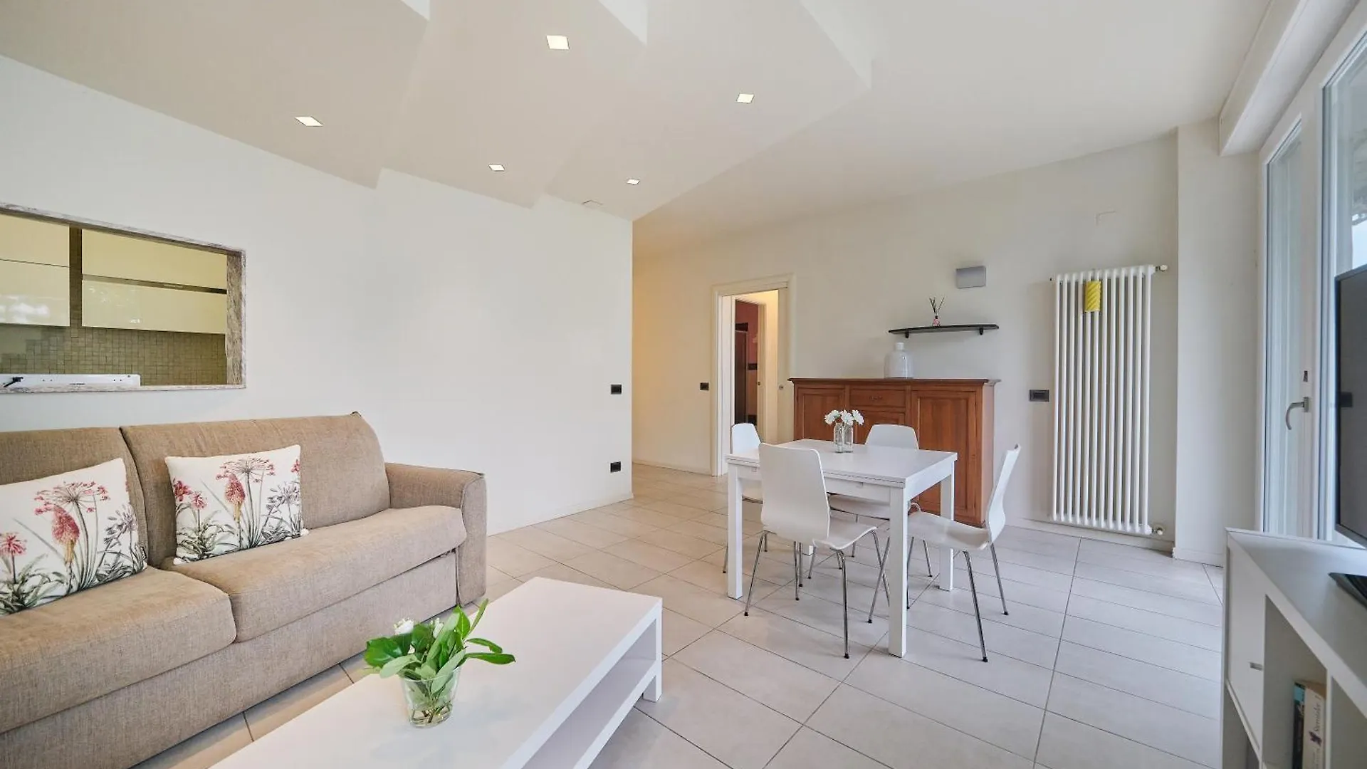 Front Lake Apartment Bardolino 0*,
