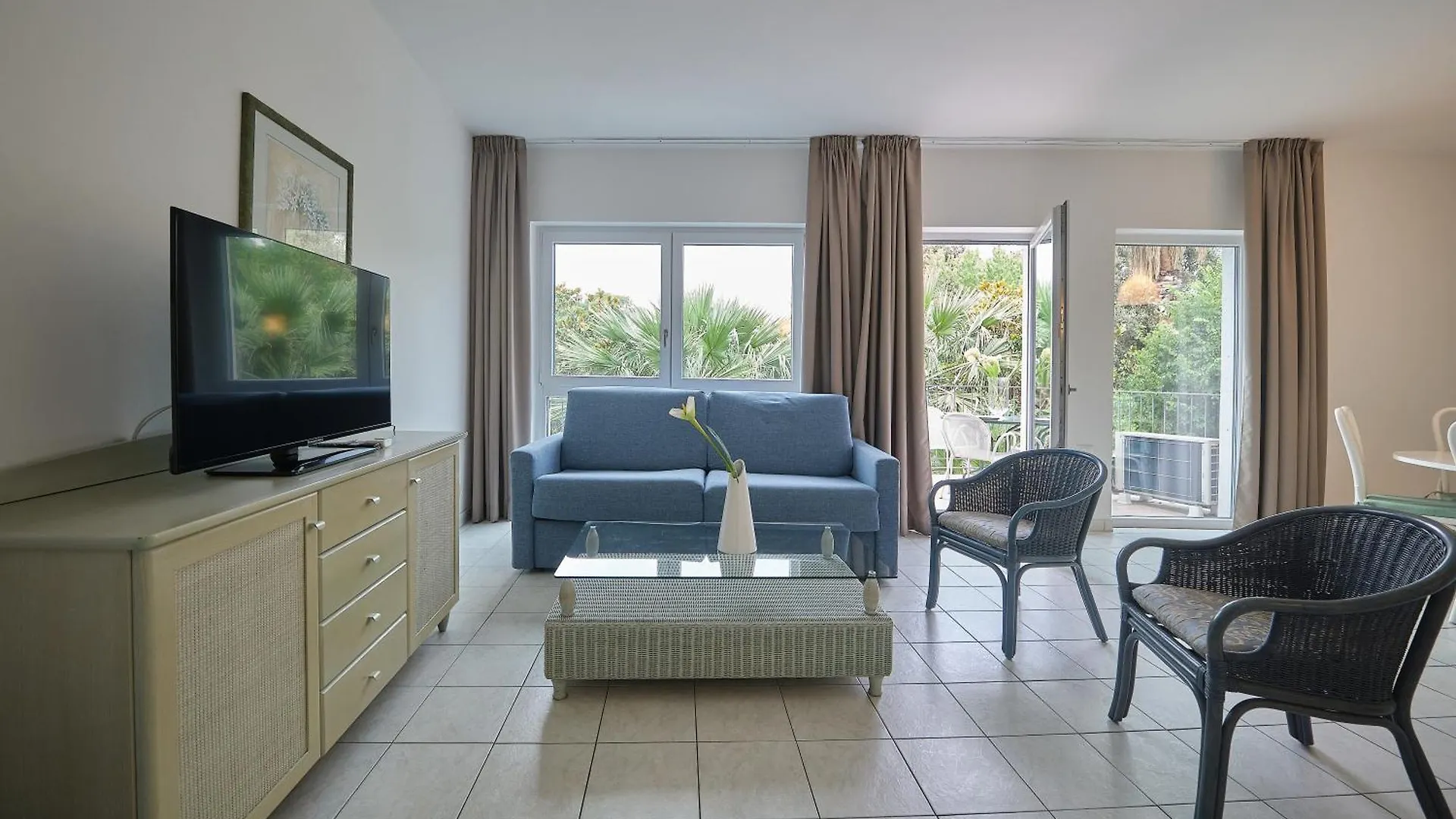 Front Lake Apartment Bardolino Italien