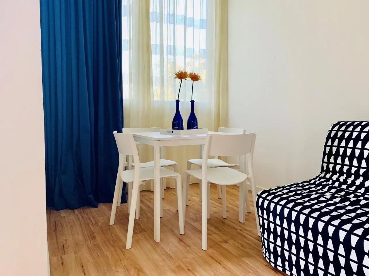 Front Lake Apartment Bardolino Italien