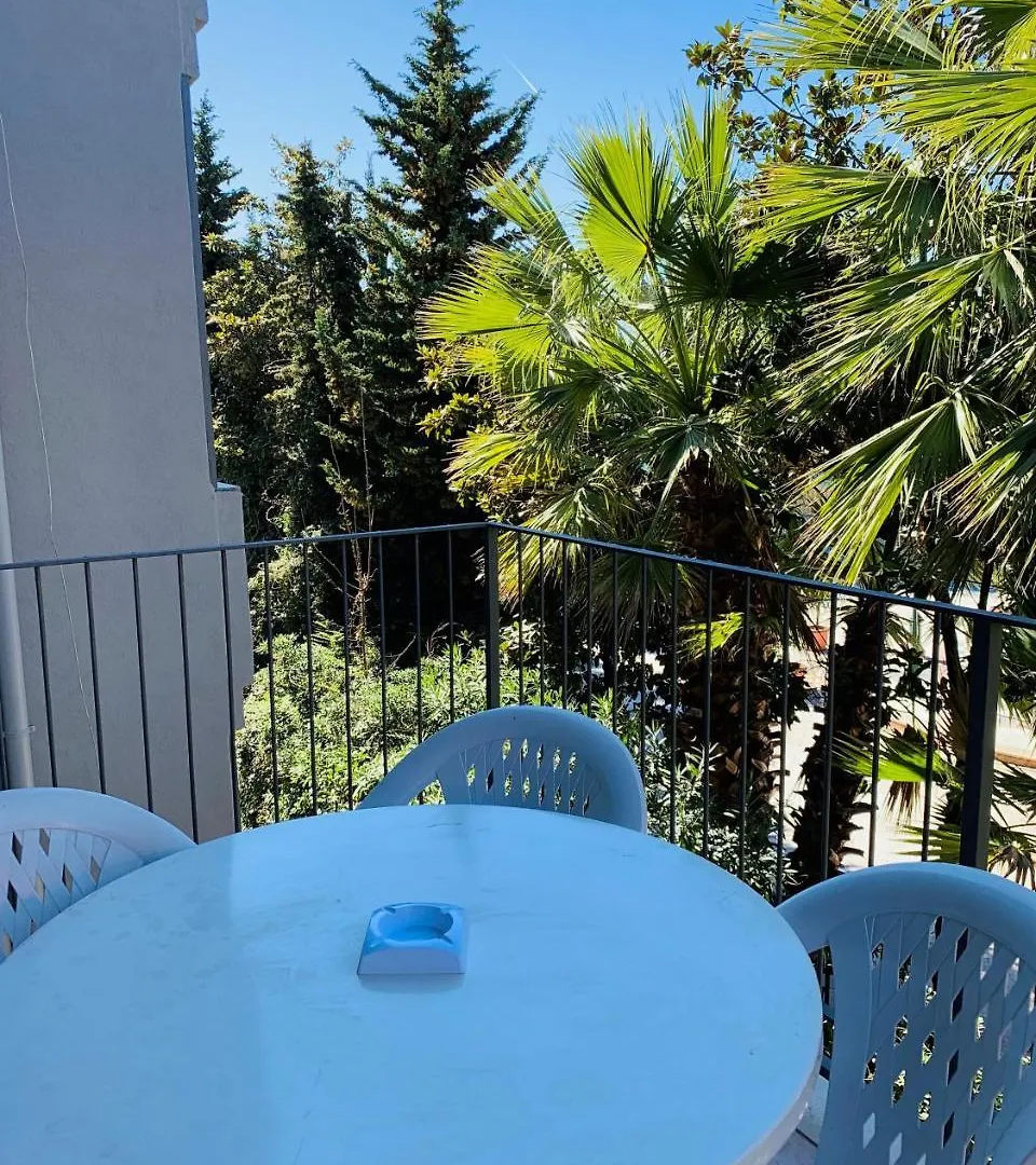 Aparthotel Front Lake Apartment Bardolino